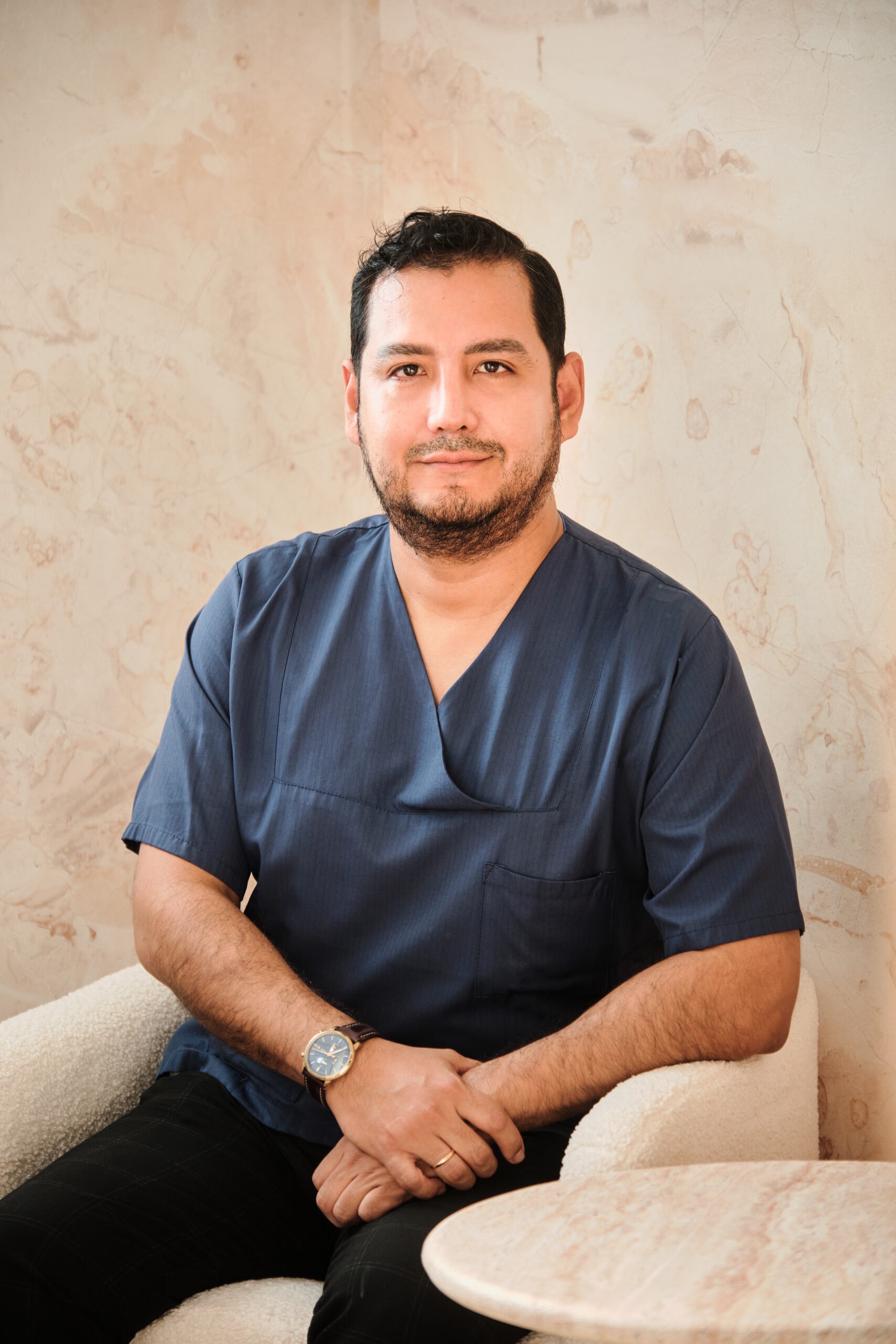 Dr. Carlos Gabriel Simons - Cirujano Capilar y Director Médico en Pamplona